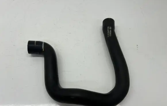 Land Rover Range Rover L322 Engine coolant pipe/hose YPO500031 K067L