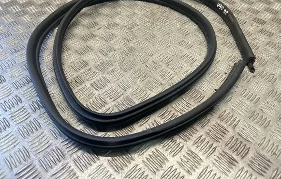 BMW 3 E90 E91 Front door rubber seal 7247257