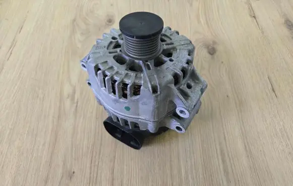 BMW X6M G06 F96 Generator/alternator 7852129