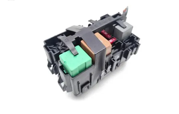 Opel Combo E Fuse module VB2M205044 B2M205044