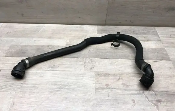 Coolant pipe/hose