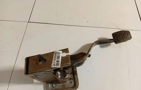 Fiat Freemont Brake pedal 