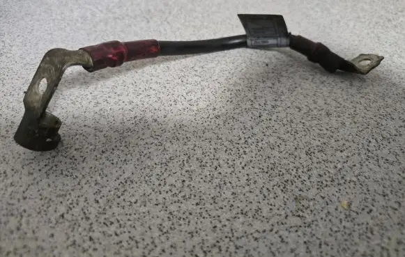 BMW 5 E39 Positive cable (battery) 759008