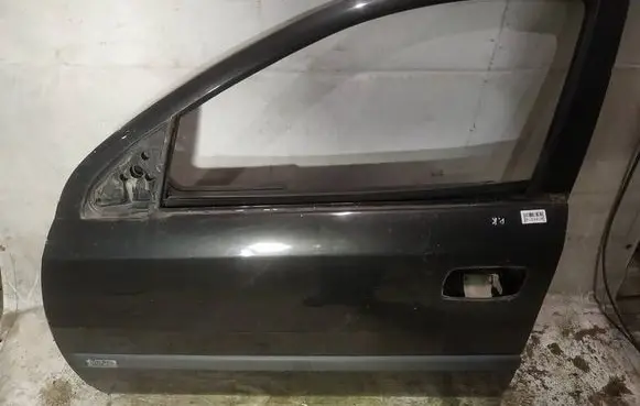 Opel Astra G Front door juodos
