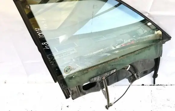 Audi 80 90 B3 Front door window/glass frame 
