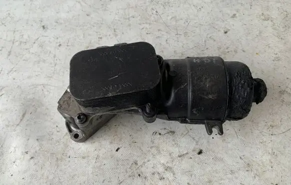 Ford C-MAX I Oil filter mounting bracket 9656969980