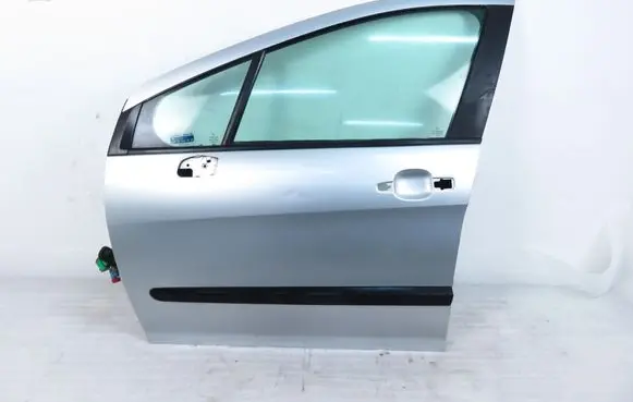 Peugeot 308 Front door 