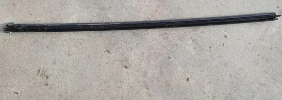 Hyundai Ioniq Rubber seal front door window/glass 