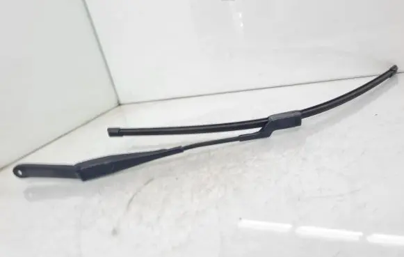 Ford Fiesta Front wiper blade arm 8A6117526DF