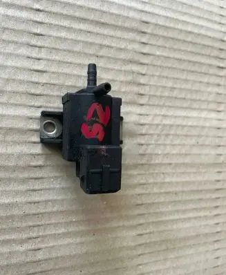 Toyota RAV 4 (XA30) Valve 25860-0R010