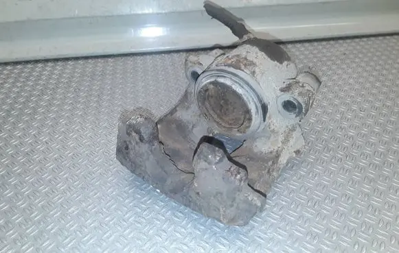 Skoda Octavia Mk2 (1Z) Front brake caliper 