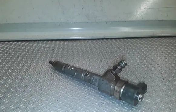 Opel Insignia A Fuel injector 0445110327