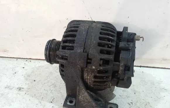 Volvo XC90 Generator/alternator 8676498