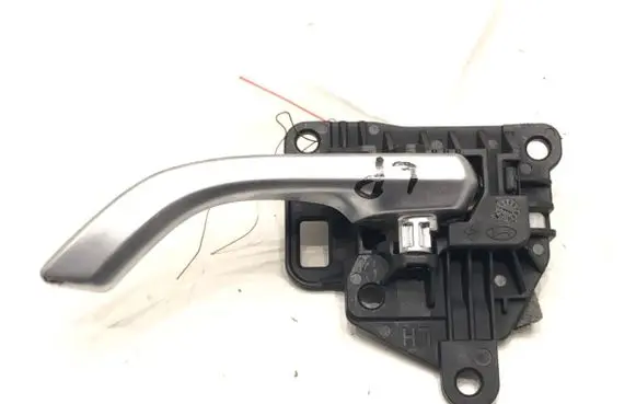 Hyundai i30 Front door interior handle 82613-G4000