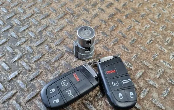 Dodge Charger Ignition key/card 68064288AA 05026676AH