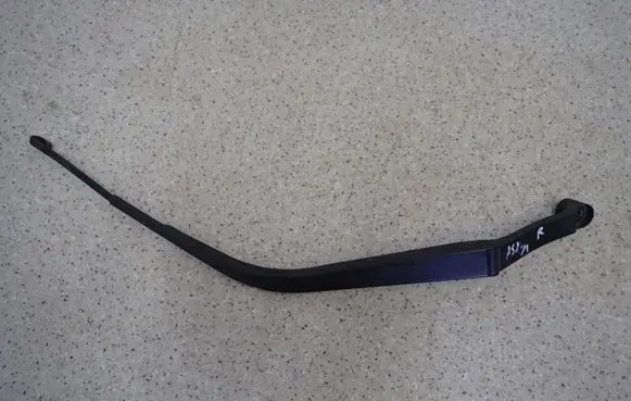 Mitsubishi ASX Front wiper blade arm 