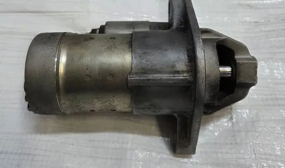 Opel Astra J Starter motor 8980147432