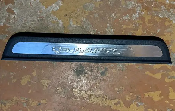 Hyundai Santa Fe Front sill trim cover 85873S1500