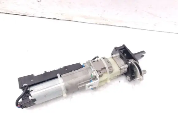 Volkswagen PASSAT B7 Tailgate hydraulic pump motor 3C9827383J E5100080E