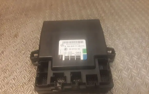 Mercedes-Benz A W169 Door control unit/module 1698207326