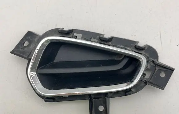 Volvo V40 Cross country Front bumper lower grill 31407764