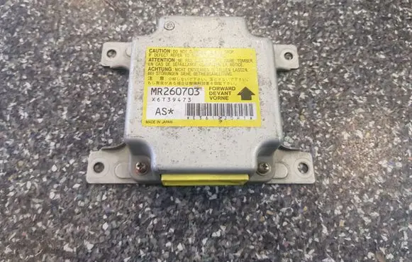Mitsubishi Carisma Airbag control unit/module MR260703