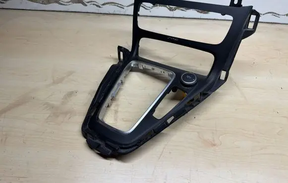 Ford Focus Other center console (tunnel) element F1EBA044H83D