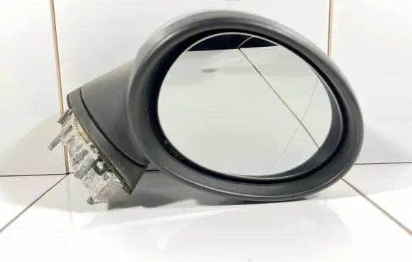 Mini One - Cooper Coupe R56 Front door electric wing mirror