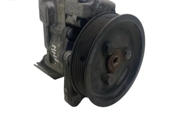 BMW 5 E60 E61 Power steering pump 6779362 7652974105