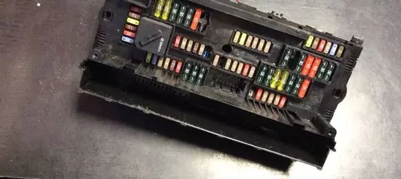 BMW 5 F10 F11 Fuse module 9252815