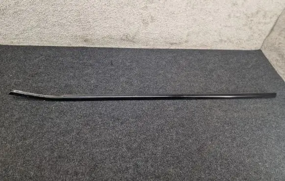 BMW X5 E70 Front door glass trim molding 7164531