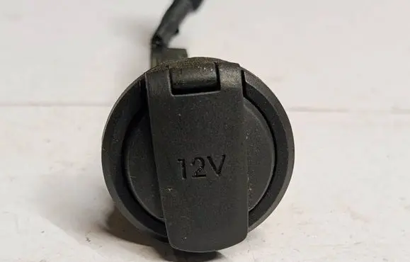 Hyundai i30 Cigarette lighter front A0FW51
