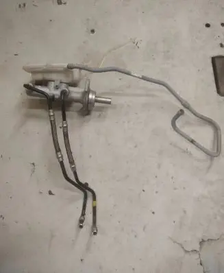 Renault Trafic III (X82) Master brake cylinder 460913484R