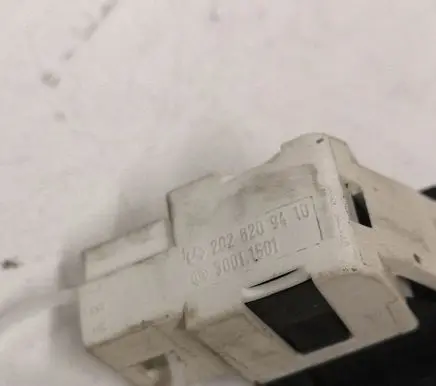 Mercedes-Benz E W211 Front door sensor coupe 2028209410 30011501