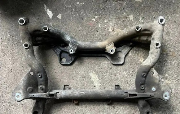 Mercedes-Benz C W204 Front subframe A2046280057 A2046280757 A2046280557