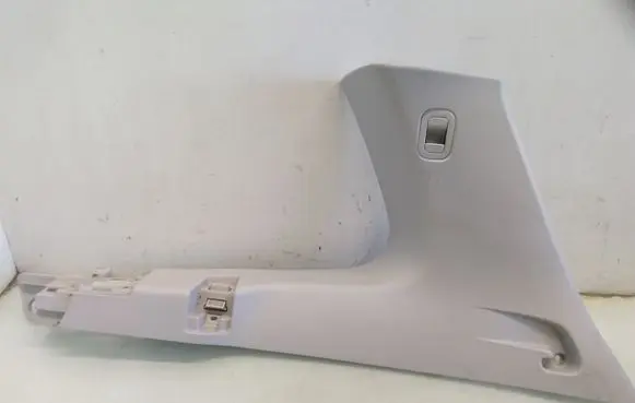 (D)pillar trim (top)