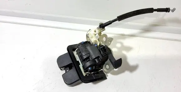 Audi A3 S3 8P Tailgate/trunk/boot lock/catch/latch 8K9827595 8P7827520