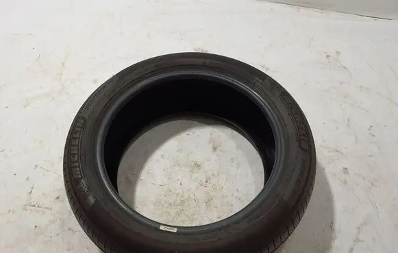 Mercedes-Benz GLA H247 R19 summer tire 23550R19