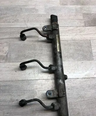 Mercedes-Benz R W251 Fuel main line pipe A6420700695 0608800606