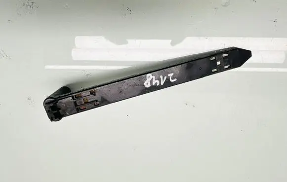 Volvo XC60 Headlight/headlamp mounting bracket 30763154 89075547