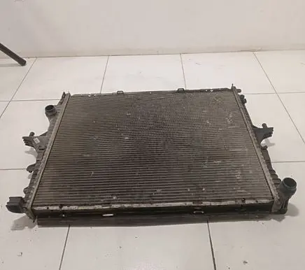 Audi Q7 4L Coolant radiator 7L6121253B E147106