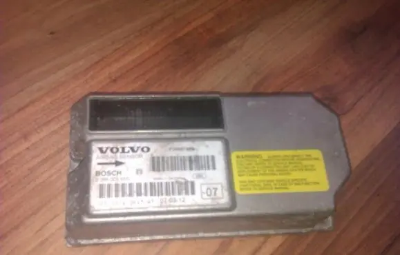 Volvo V70 Airbag control unit/module 0285001655 P30667469