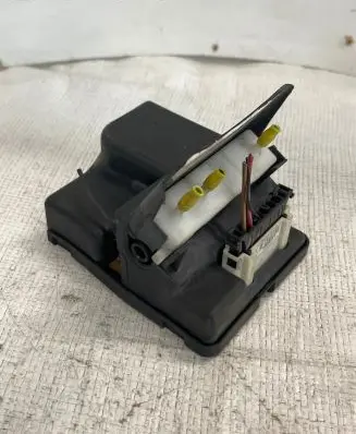 Mercedes-Benz A W169 Central locking vacuum pump 1688000248 8470008891 00908200