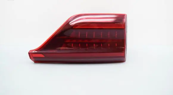 Tailgate rear/tail lights