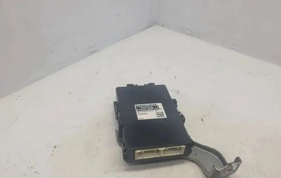 Toyota Yaris Other devices 896900D010