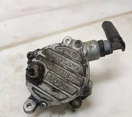 Volvo V70 Vacuum pump 30731825