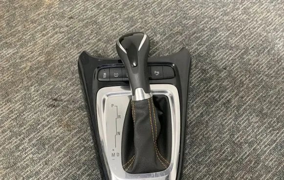 Gear lever shifter trim leather/knob