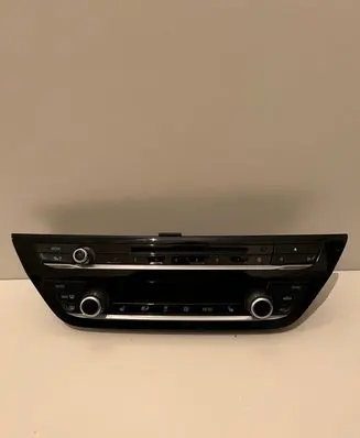 BMW 5 G30 G31 Climate control unit 6826864