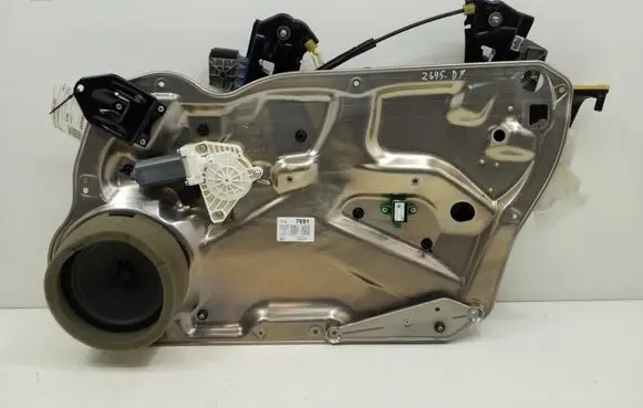 Mercedes-Benz CLS C218 X218 Front door window regulator with motor