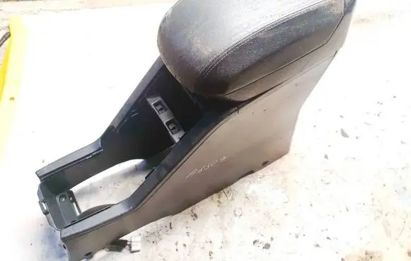 Chevrolet Captiva Armrest